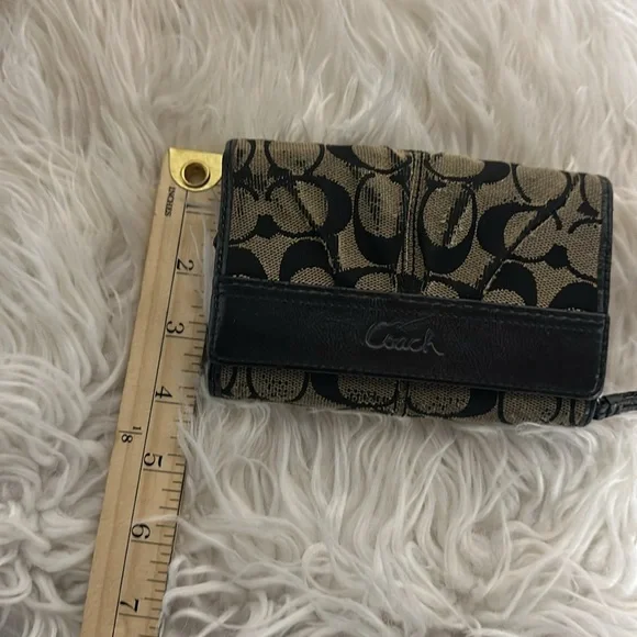 Coach Fold Wallet a little wear in fabric - Picture 3 of 8